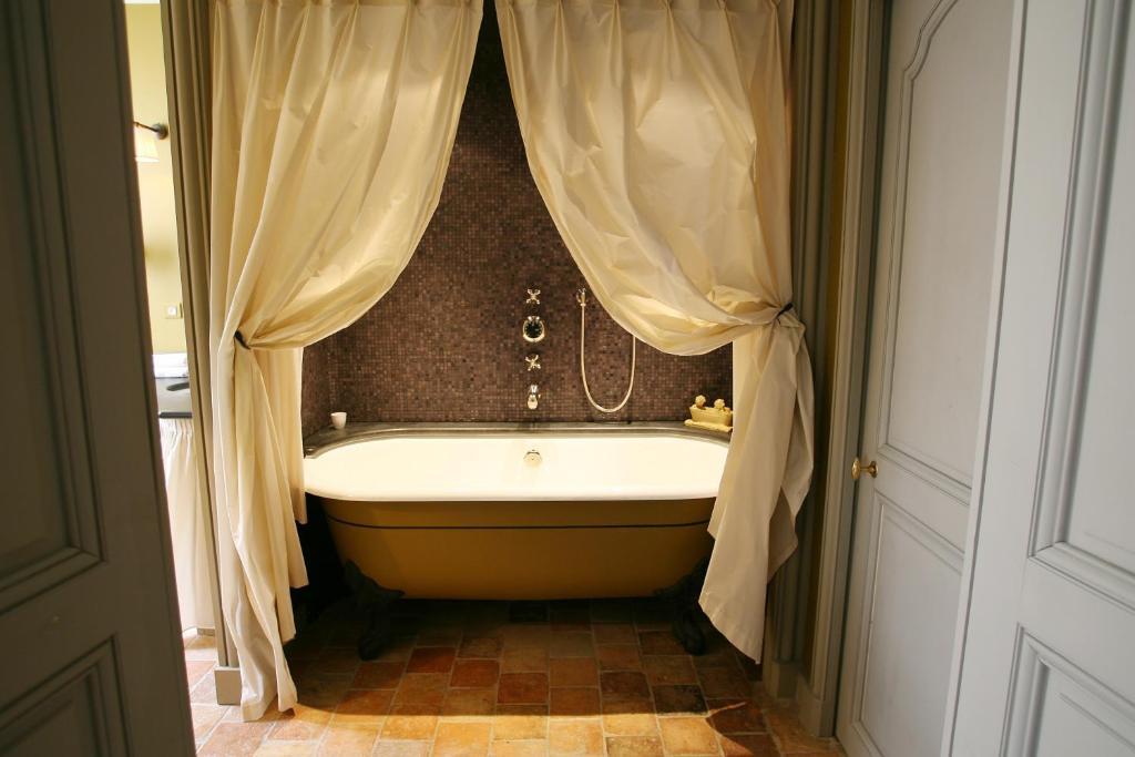 Relais Et Chateaux Michel Trama Puymirol Bilik gambar